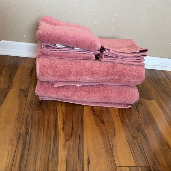 Threshold pink bathroom set with stripe detail 6pc set - Picture 4 of 10